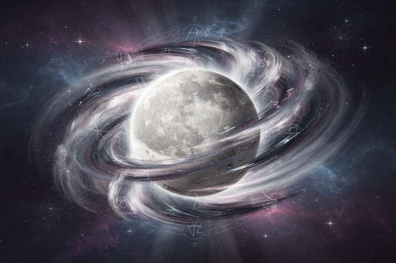 Planeta Mercurio brillando en el espacio con trayectoria orbital invertida que simboliza el fenómeno astrológico retrógrado.