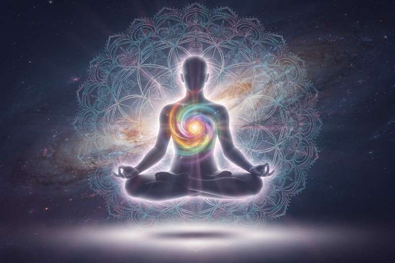 Representación simbólica de la energía kundalini ascendiendo por la columna vertebral a través de los chakras del cuerpo humano.