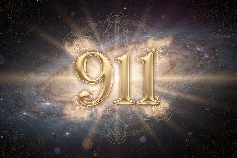Representación simbólica del número 911 con energía luminosa y transformación espiritual en el contexto de la numerología.