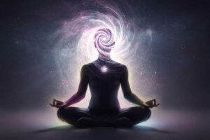 Alimentos nutritivos y cristales que favorecen la conexión espiritual y el equilibrio del chakra coronario.