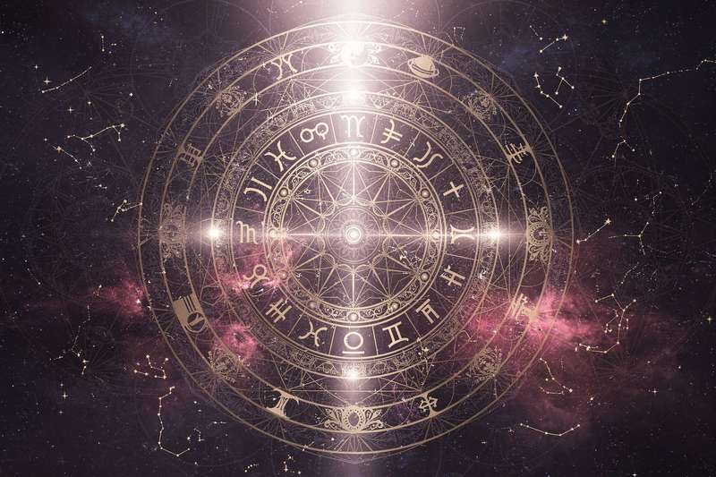 Los cuatro signos zodiacales que experimentarán mayor fortuna durante los eclipses de septiembre.