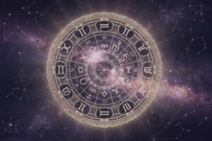 Configuración astrológica con múltiples planetas concentrados en el signo del equilibrio y la armonía.